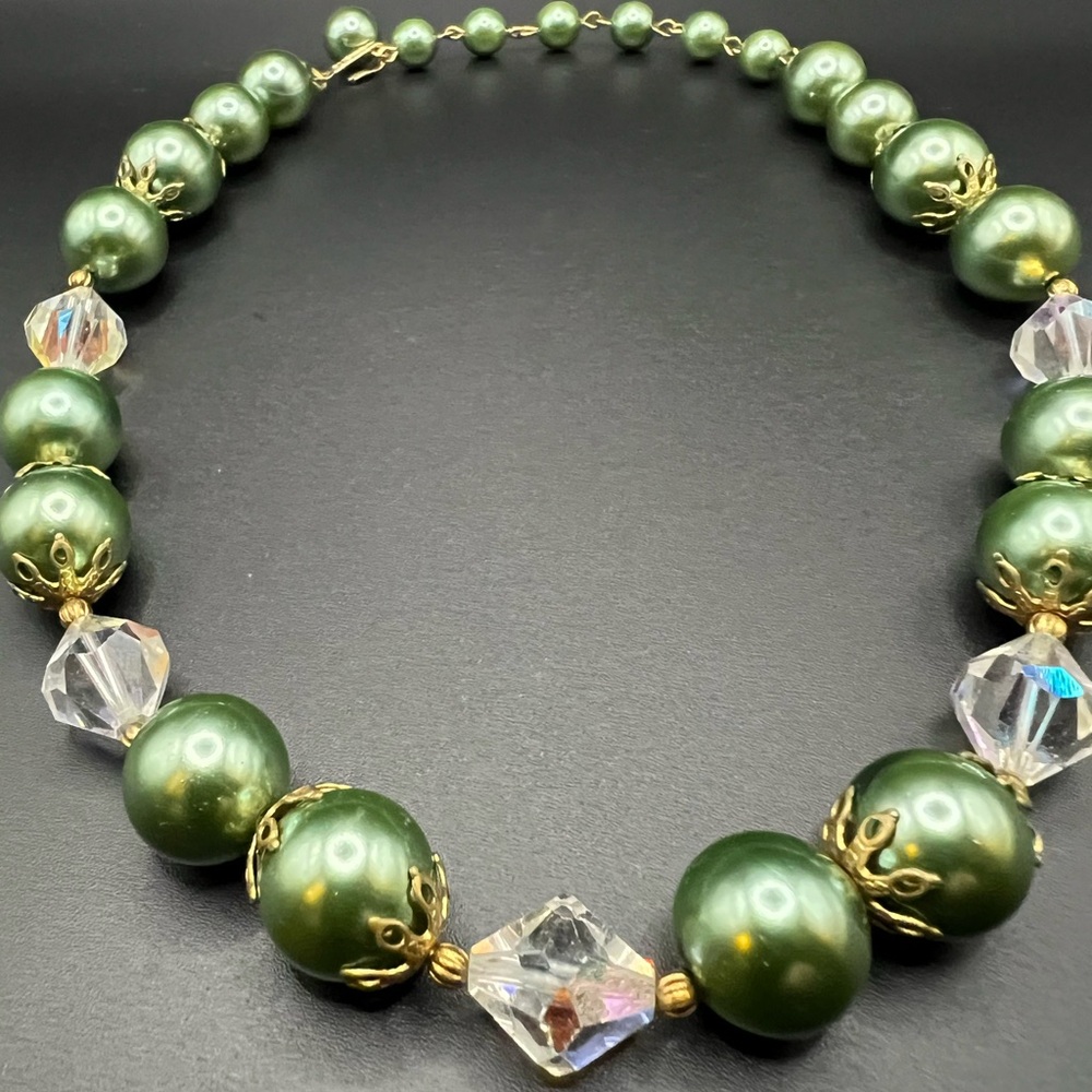 Vintage Lisner Green Glass Bead & Borealis Crystal Choker Style Necklace - Picture 2 of 4